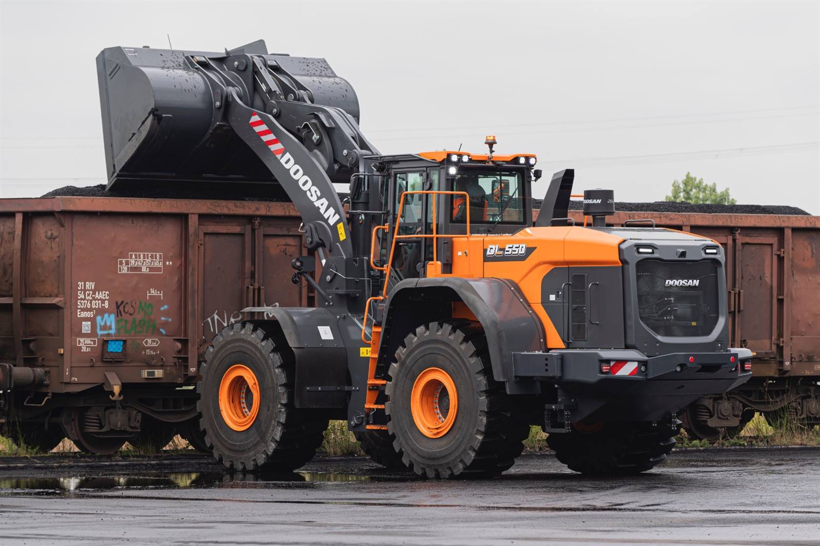 Cargadores Frontales DEVELON Cargador frontal DL550-7