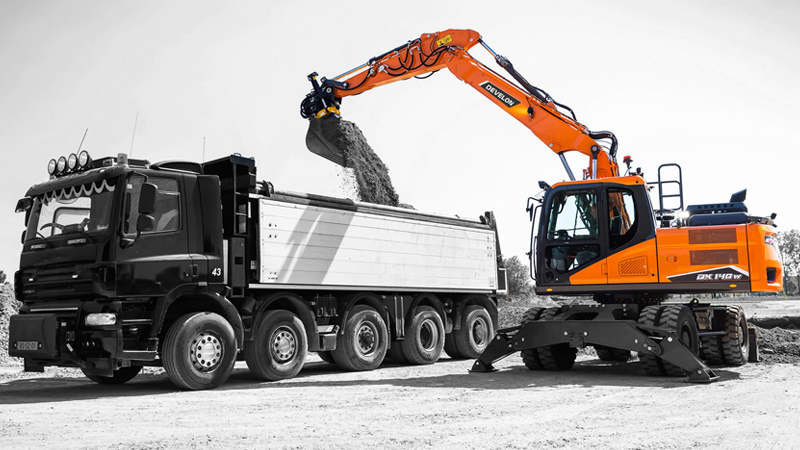 Excavadoras sobre Neumáticos DEVELON DX140W