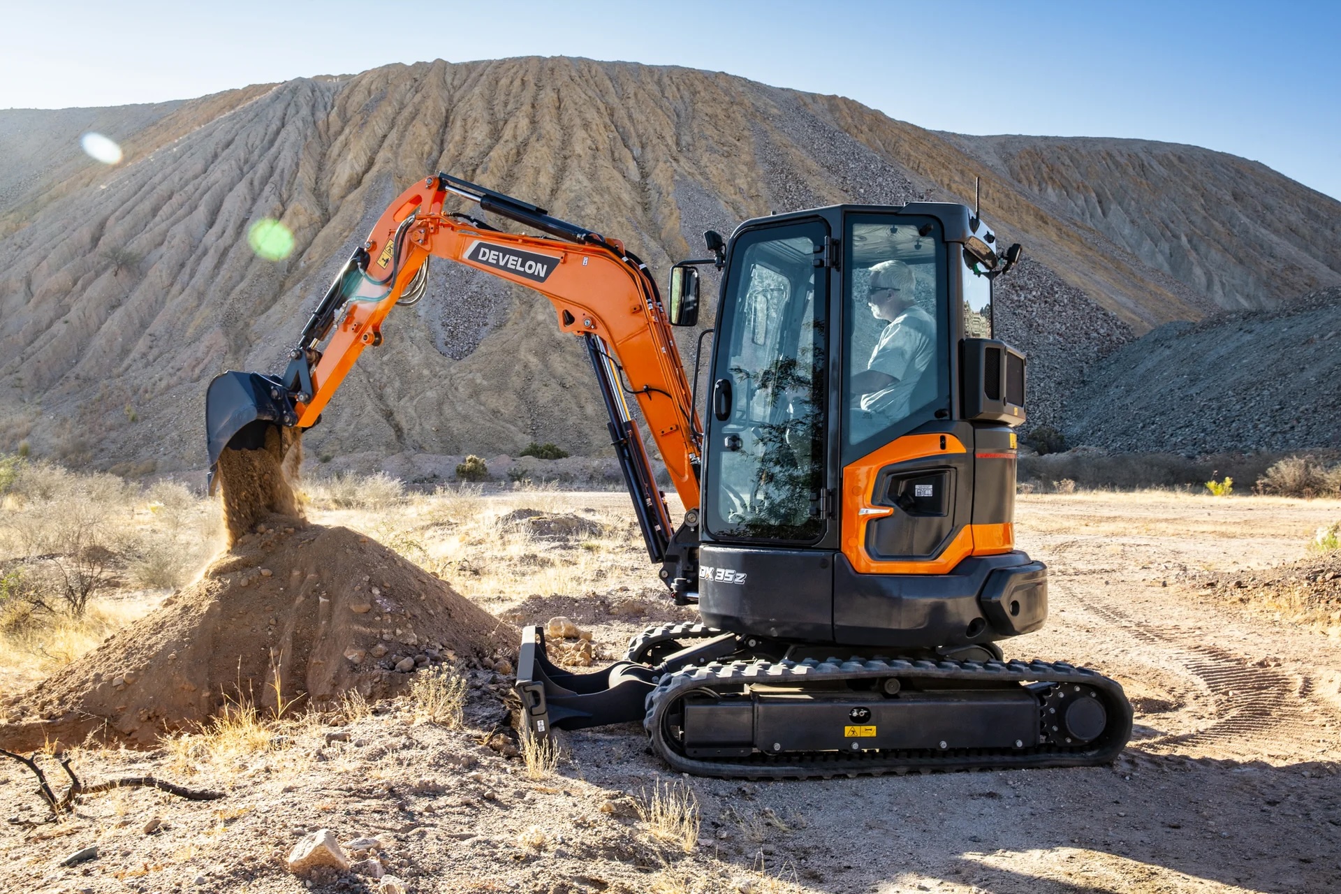 Miniexcavadoras DEVELON Imagen DX35Z-7