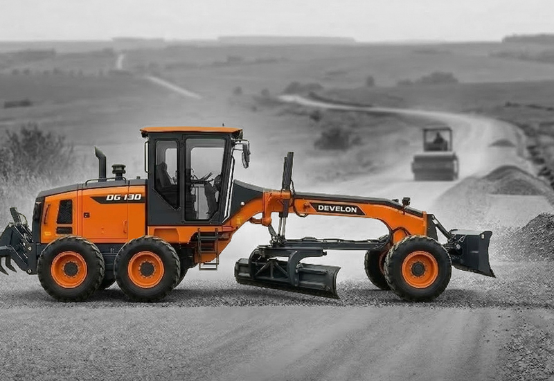 Motoniveladoras DEVELON Motoniveladora DG130