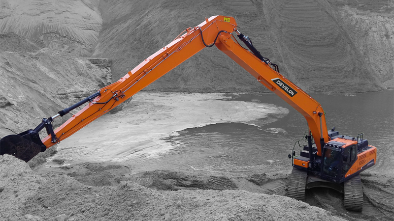 Aplicaciones Especiales DEVELON Excavadora alcance súper largo DX300 SLR
