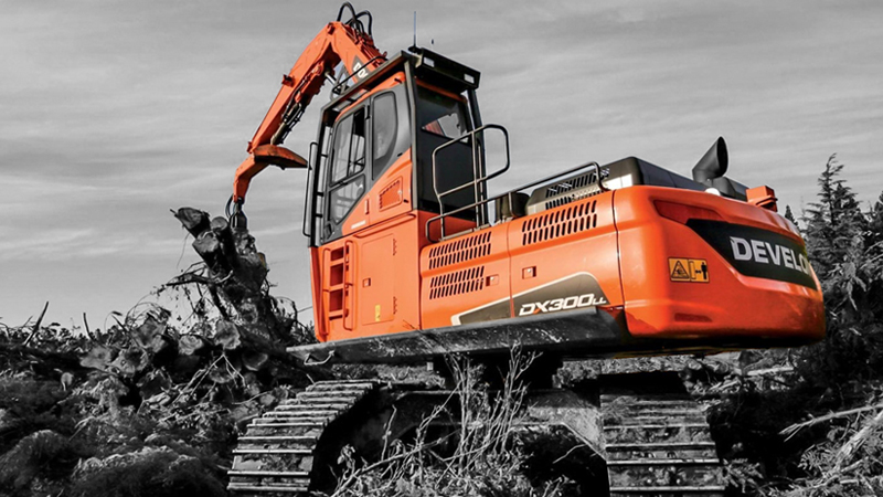 Aplicaciones Especiales DEVELON Cargador de Troncos DX300LL-7